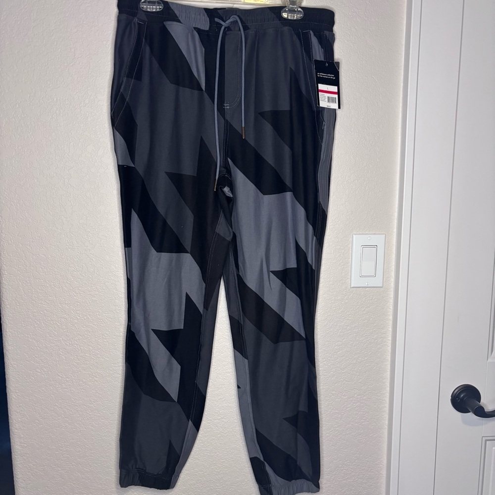The Limited‎ Women’s Graphic Gray and Black Joggers Sweatpants